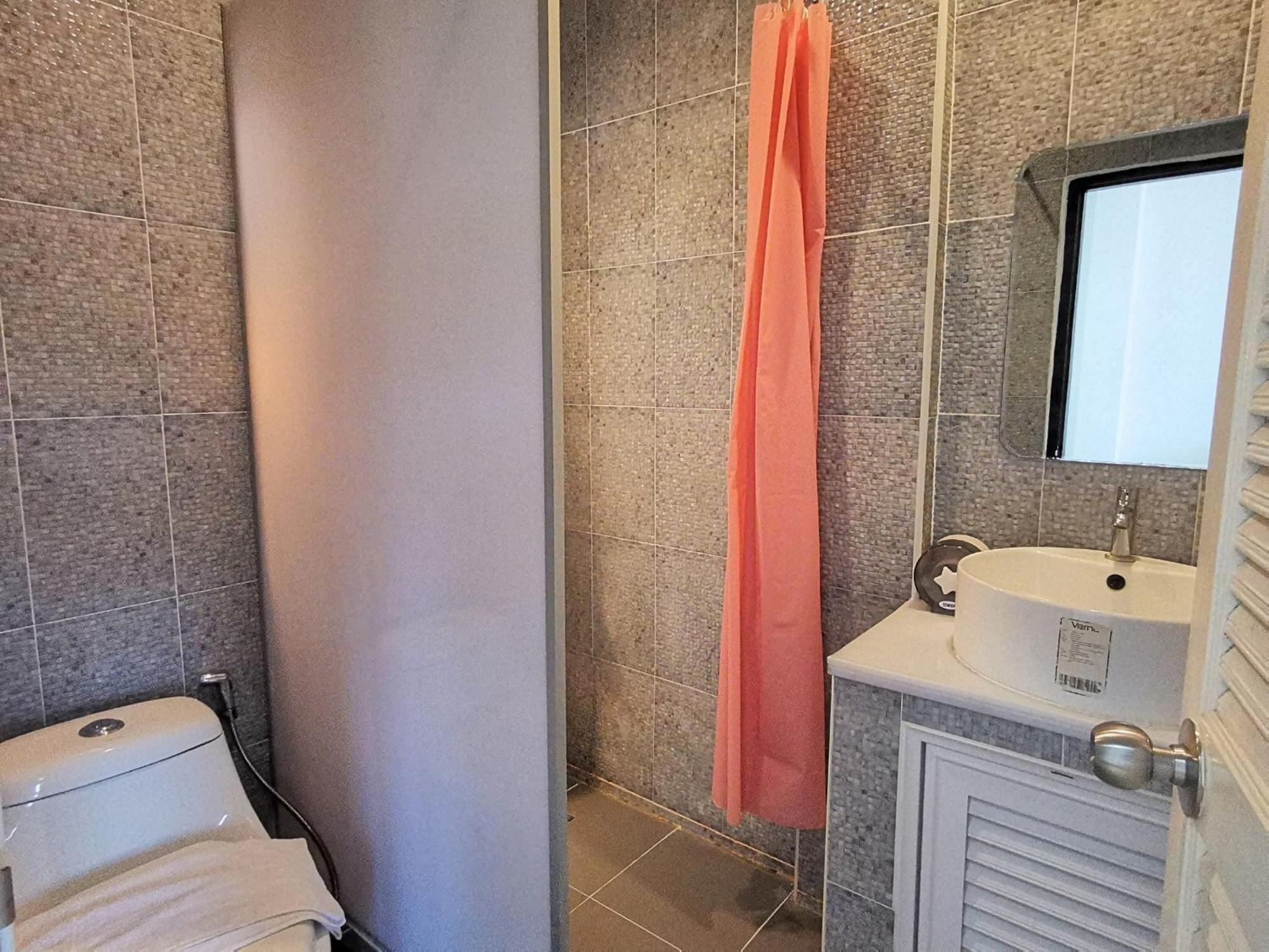 Kan Home Hotel Kanchanaburi Dış mekan fotoğraf